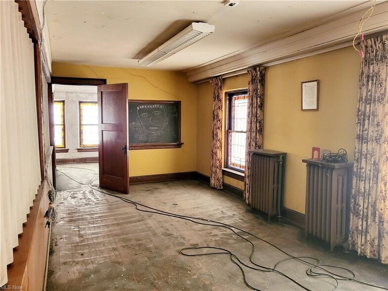 More Photos Of 400 Sixth St, Lorain Religious Facility For Sale