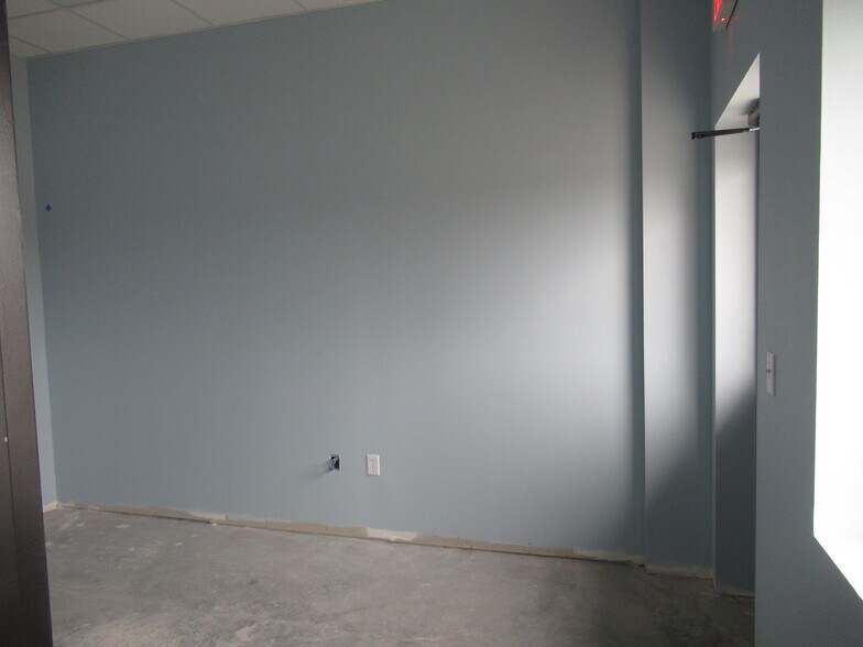 More Photos Of 5818 S 107th East Ave, Tulsa Warehouse For Lease