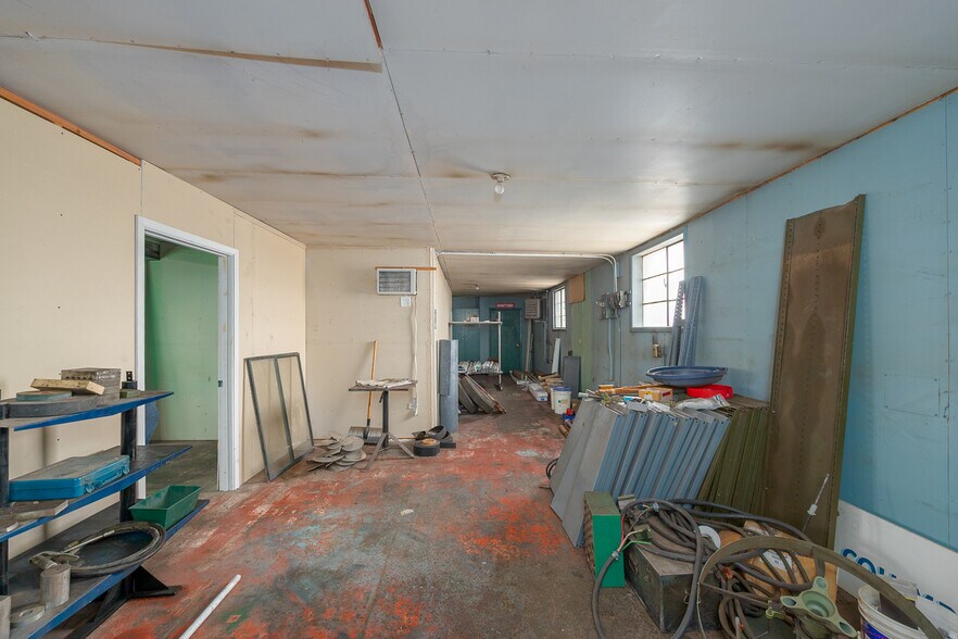 More Photos Of 612 W 3rd Ave, Moses Lake Industrial For Sale