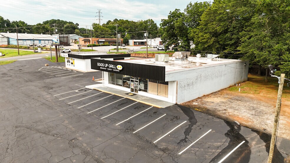 More Photos Of 114 Fleming St, Laurens Storefront For Lease