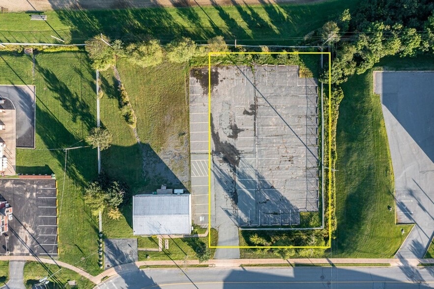 More Photos Of 7 Hall St, Lunenburg Land For Sale