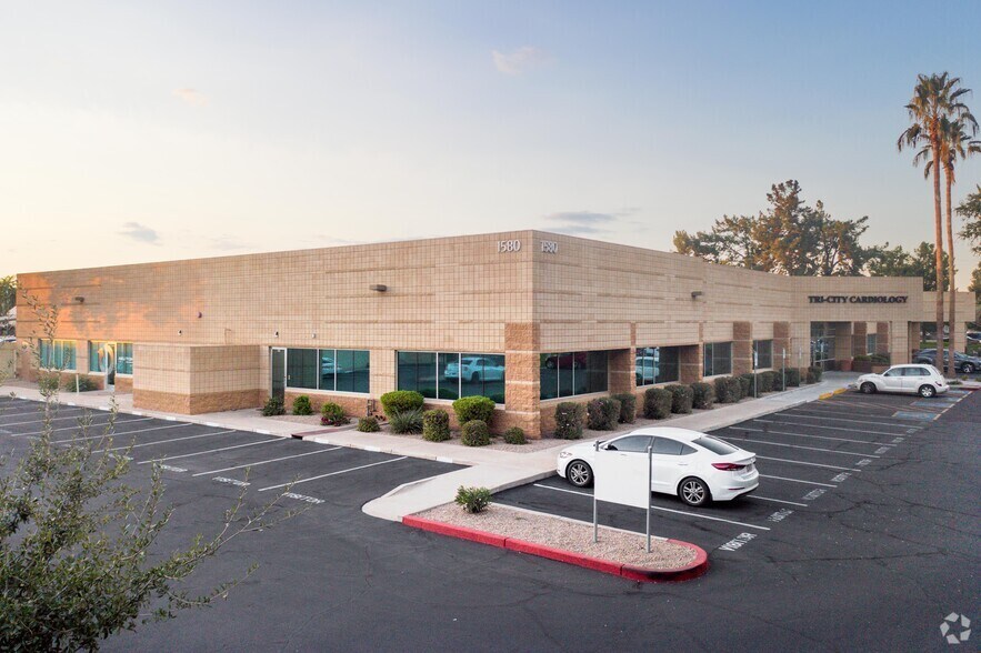 More Photos Of 1580 N Fiesta Blvd, Gilbert Office For Lease