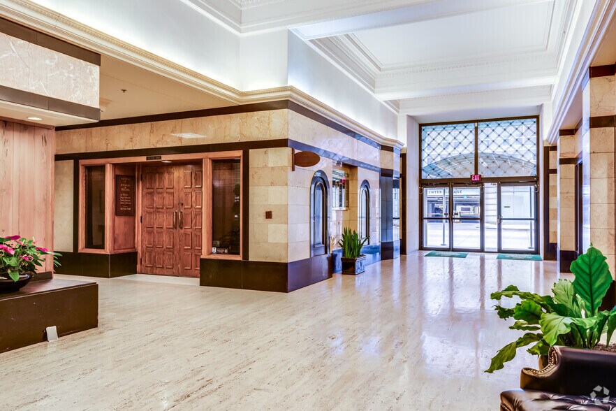 More Photos Of 105 N Hudson Ave, Oklahoma City Office For Lease
