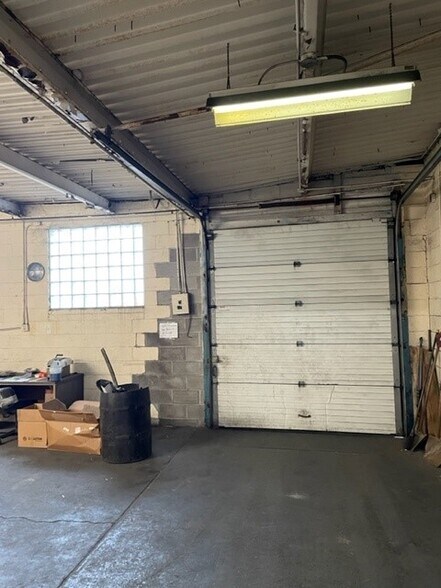 More Photos Of 18624 Syracuse Ave, Cleveland Warehouse For Sale