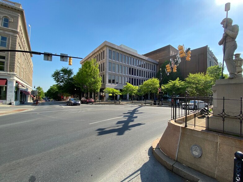 More Photos Of 28 Penn Sq, Lancaster Office For Lease