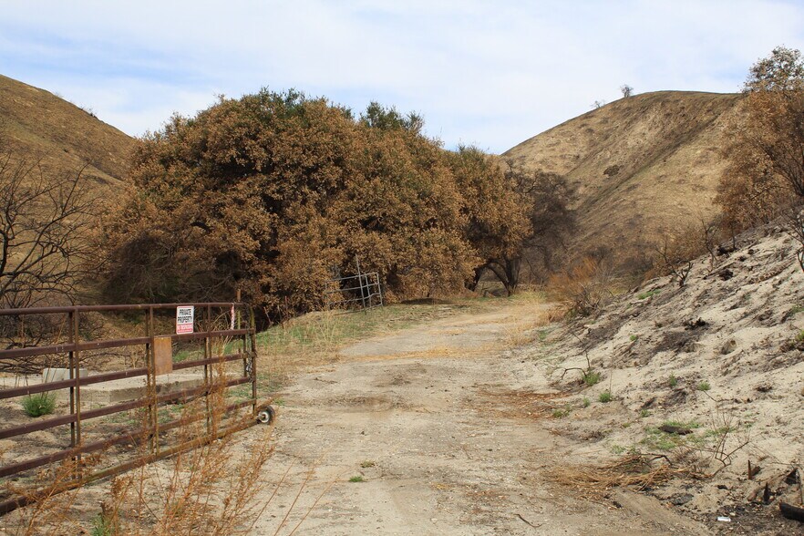 More Photos Of 31029 Hasley Canyon Rd, Castaic Land For Sale