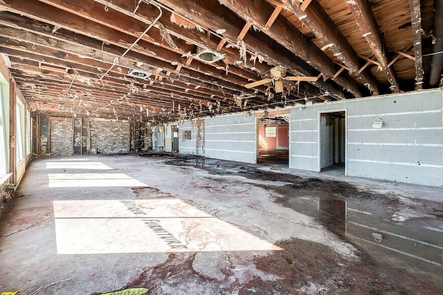 More Photos Of 3104 Skidaway Rd, Savannah Freestanding For Sale