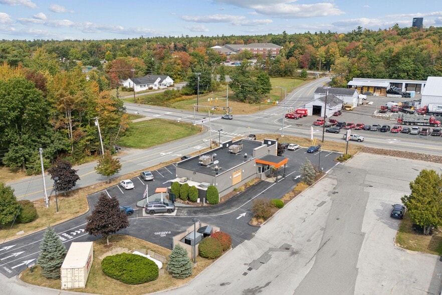 More Photos Of 248 State St, Ellsworth Department Store For Sale