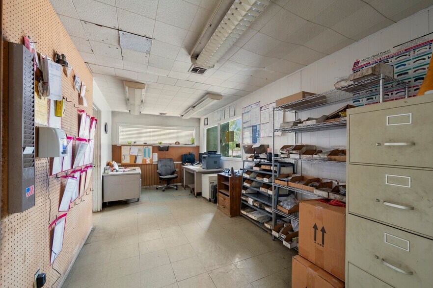 More Photos Of 6015 Ridgemont St, Houston Warehouse For Sale