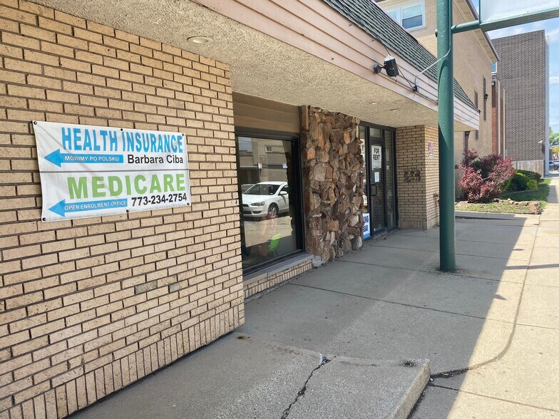 More Photos Of 7107 W Belmont Ave, Chicago Medical For Sale