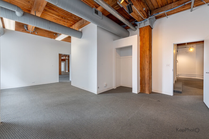 More Photos Of 921 W Van Buren St, Chicago Office Residential For Sale