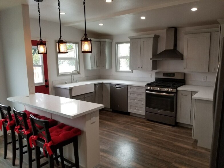 More Photos Of 523 W Gutierrez St, Santa Barbara Apartments For Sale