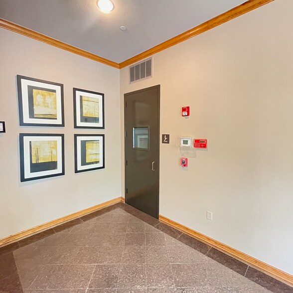 More Photos Of 4407 Bee Caves Rd, West Lake Hills Office For Lease