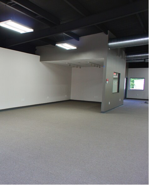 More Photos Of 210 W 24th St, Bryan Office For Lease