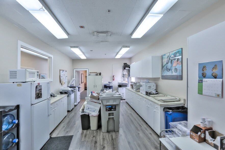 More Photos Of 439 Alvarado St, Monterey Bank For Lease