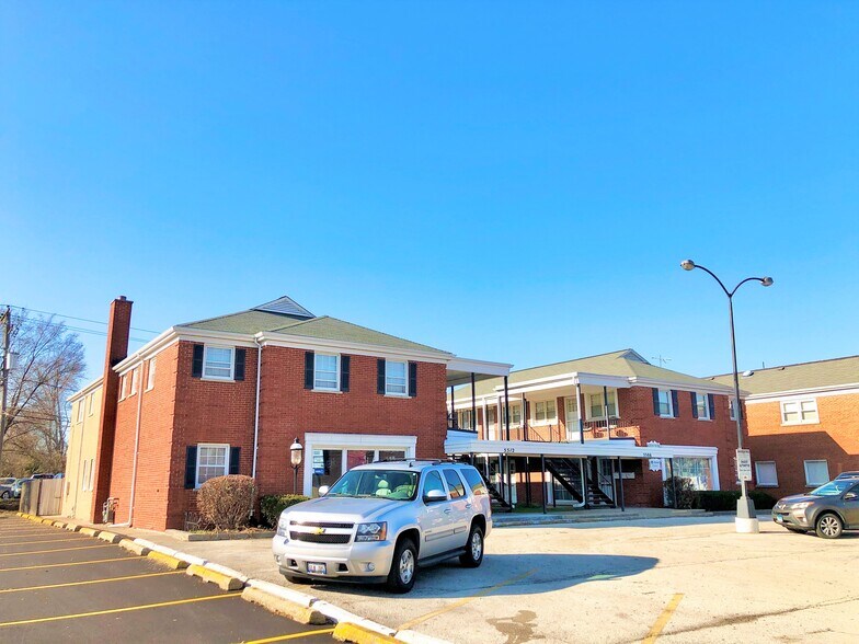 More Photos Of 5512 S Brainard Ave, Countryside Apartments For Lease