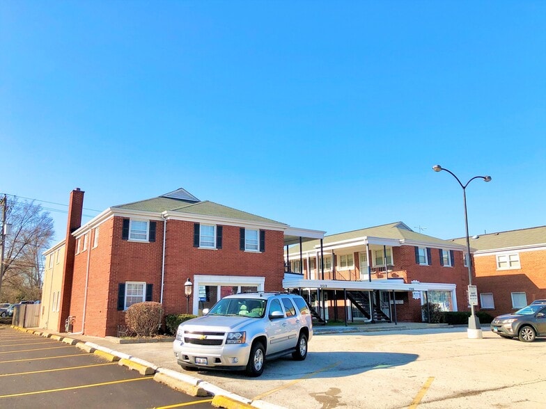 More Photos Of 5512 S Brainard Ave, Countryside Apartments For Lease