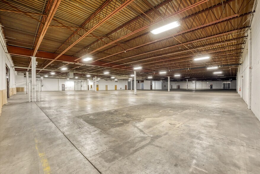 More Photos Of 130-150 Eva St, Saint Paul Industrial For Sale