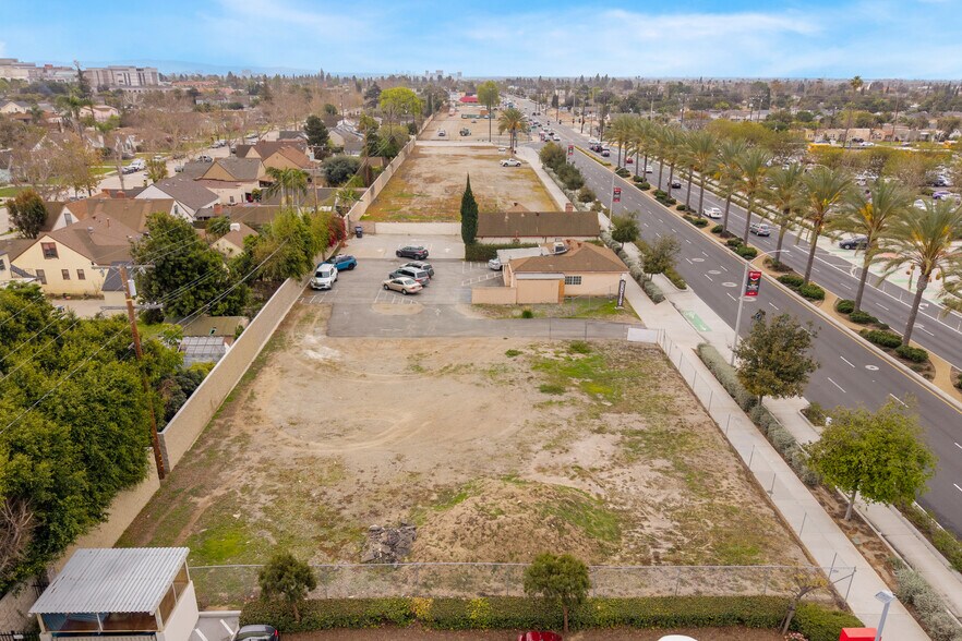 More Photos Of 1417 N Bristol St, Santa Ana Land For Lease