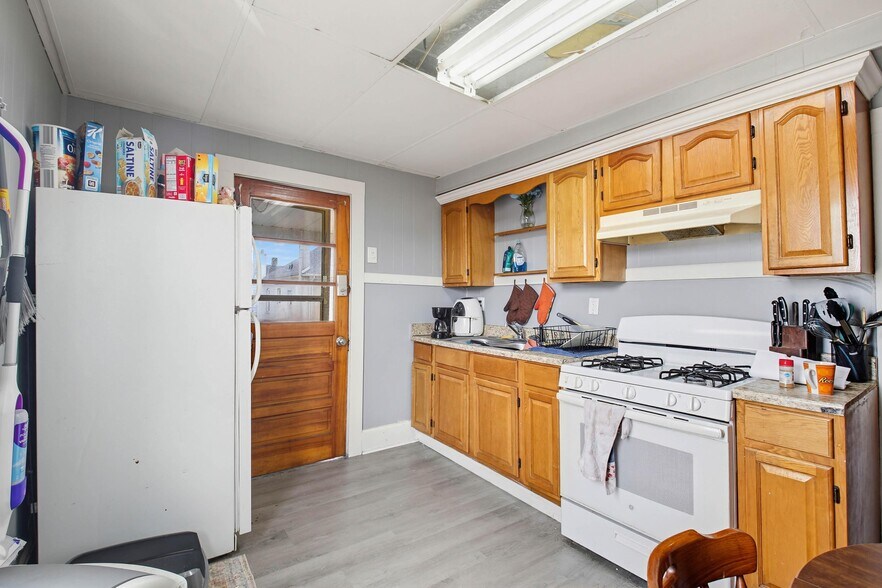 More Photos Of 467 Northampton st, Kingston Multifamily For Sale