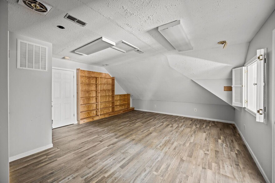 More Photos Of 44 Shoreline Dr, New Bern Medical For Sale