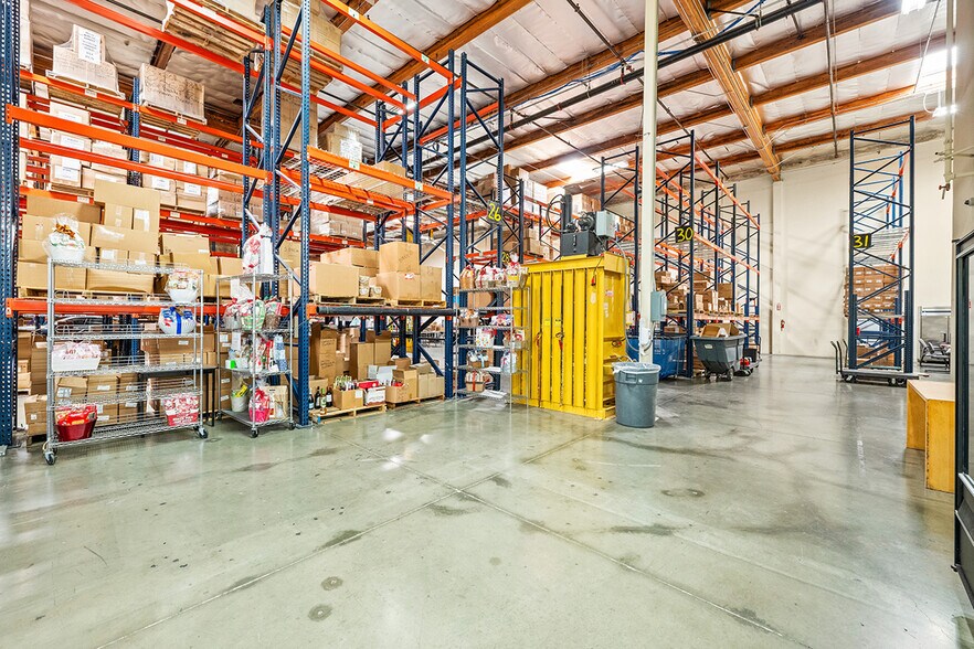 More Photos Of 42210 Zevo Dr, Temecula Warehouse For Sale