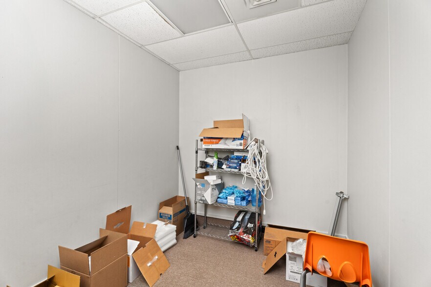 More Photos Of 1212 S Air Depot Blvd, Oklahoma City Office For Sale