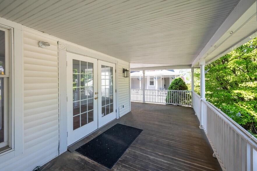 More Photos Of 14 Elm St, New Milford Office For Lease