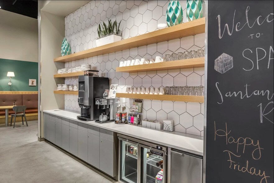 More Photos Of 565 Great Northern Way, Vancouver Office For Lease