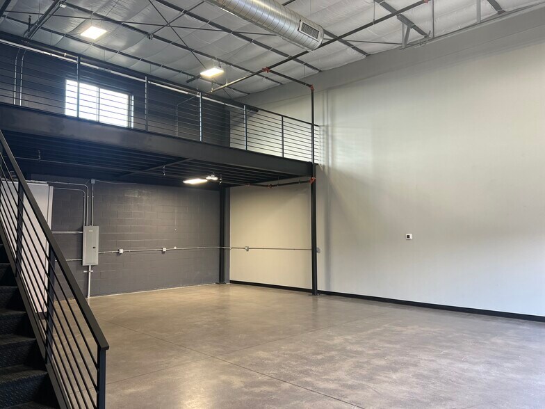 More Photos Of 2100 Double Creek Dr, Round Rock Warehouse For Sale