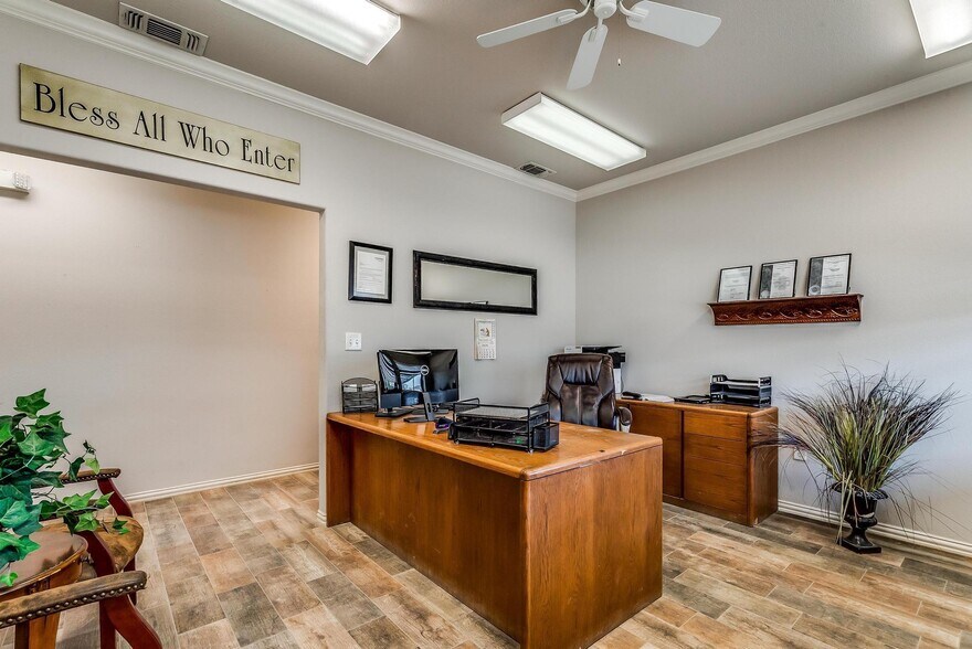 More Photos Of 520 Tradeway Dr, Mineral Wells Warehouse For Sale