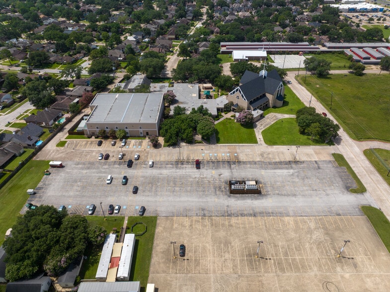 More Photos Of 16000 Rippling Water Dr, Houston Religious Facility For Sale