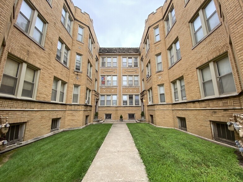 More Photos Of 7722-7732 S Jeffery Blvd, Chicago Apartments For Sale