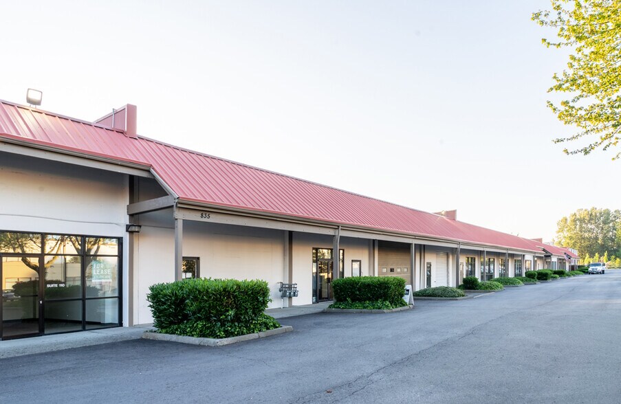 More Photos Of 835 Central Ave N, Kent Light Manufacturing For Lease