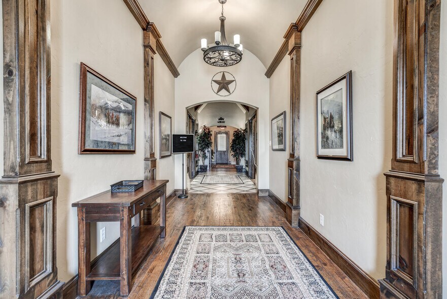 More Photos Of 8209 Mid Cities Blvd, North Richland Hills Loft Creative Space For Lease