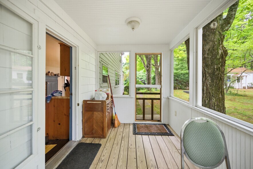 More Photos Of 65 Chester Rd, Raymond Flex For Sale