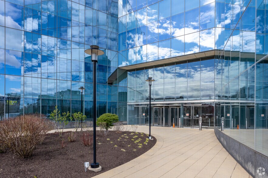 More Photos Of 5 Crescent Dr, Philadelphia Office For Lease