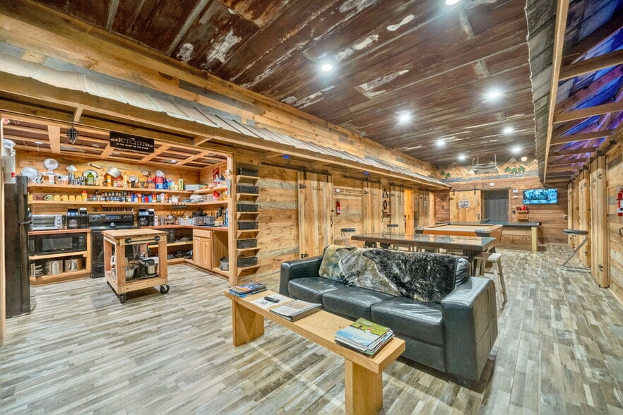 More Photos Of 5340 US-321, Butler Specialty For Sale