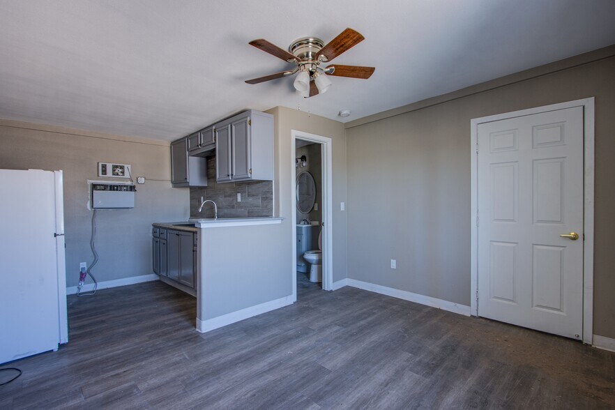 More Photos Of 612 W Washington Ave, Las Vegas Multifamily For Sale