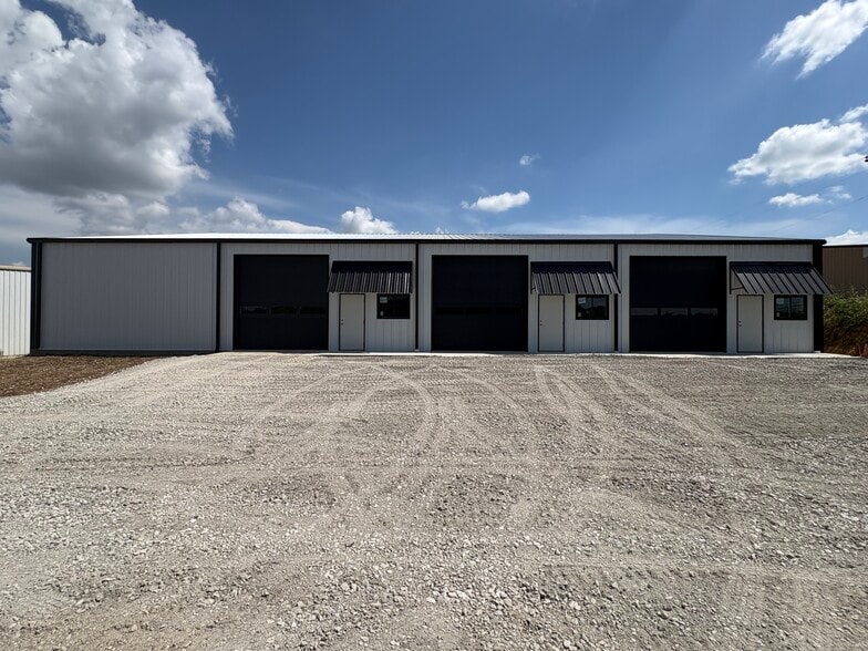 Primary Photo Of 130 Mission Dr, Sherman Warehouse For Lease