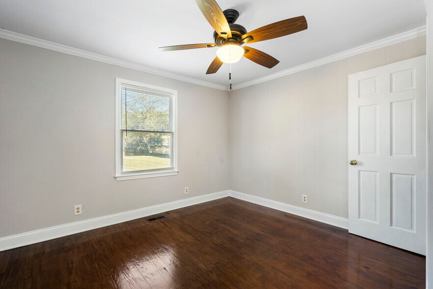 More Photos Of 120 Maybelle St, Cartersville Office For Sale