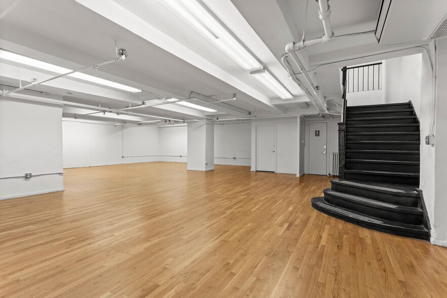 More Photos Of 336-342 W 37th St, New York Loft Creative Space For Lease