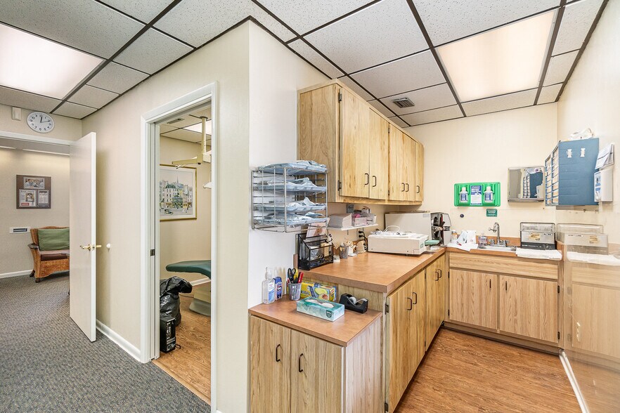 More Photos Of 1250 W Eau Gallie Blvd, Melbourne Medical For Sale