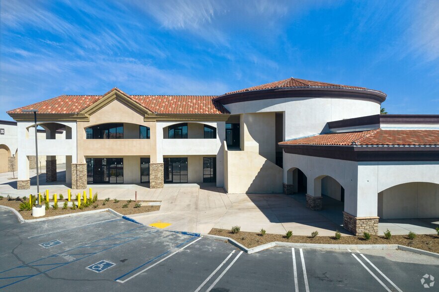 More Photos Of 1778-1950 W Florida Ave, Hemet Unknown For Lease