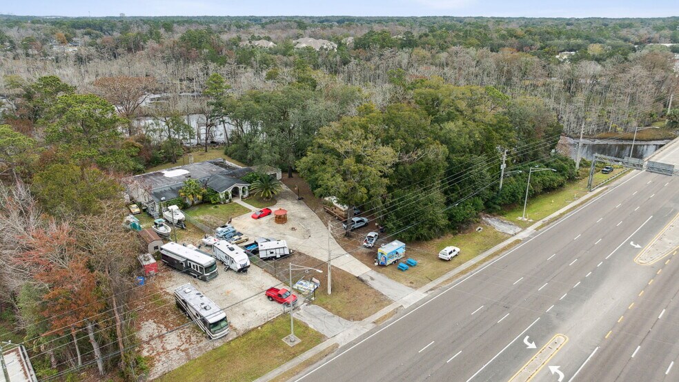 More Photos Of 8463 Beach Blvd, Jacksonville Freestanding For Lease