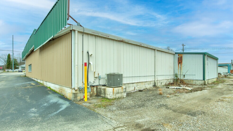 More Photos Of 2015 Payne st, Tell City Light Distribution For Sale