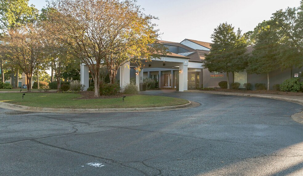 More Photos Of 1917 Coliseum Dr, Hampton Hotel For Sale