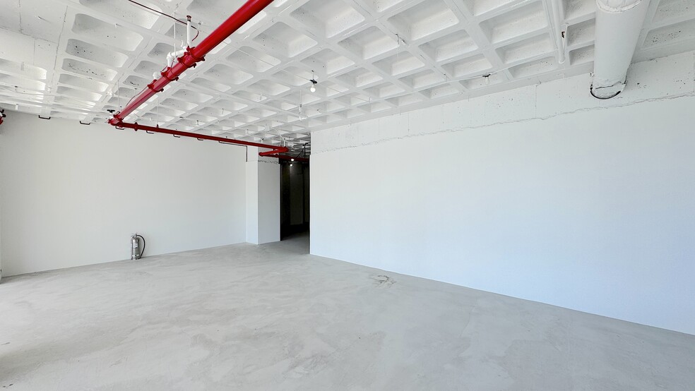 More Photos Of 866 United Nations Plz, New York Office For Lease