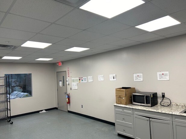 More Photos Of 356-362 Getty Ave, Clifton Warehouse For Lease