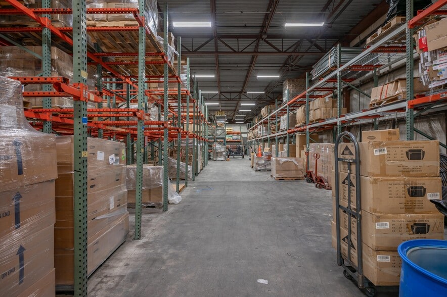 More Photos Of 35 Pine St, Manchester Manufacturing For Lease